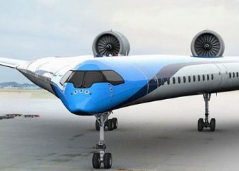 Model pesawat Flying-V. (ScienceAlert) Sumber: https://tekno.metro24jam.com/read/2019/06/11/157/ini-flying-v-pesawat-yang-dikembangkan-klm-penumpang-duduk-di-bagian-sayap Follow Twitter @Metro24Jamcom dan FB http://fb.com/metro24jamcom