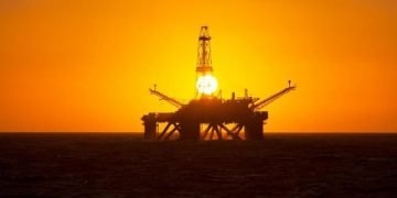 Harga minyak terperosok pada perdagangan Kamis (9/7), waktu Amerika Serikat. Ilustrasi. (iStock/nielubieklonu)