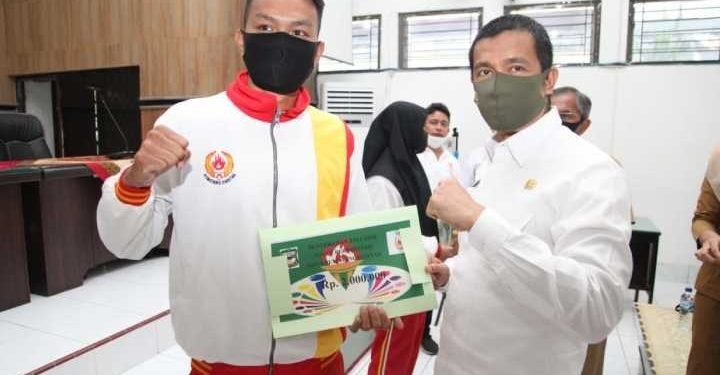 Ukir Prestasi di Porprovsu 2019, Puluhan Atlet Siantar Terima Tali Asih