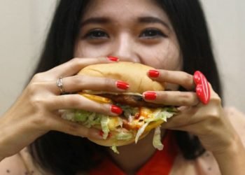 7 Makanan yang harus dihindari jika ingin cepat hamil