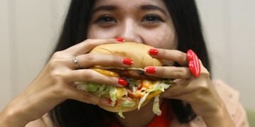 7 Makanan yang harus dihindari jika ingin cepat hamil