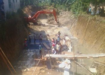 Proyek pembuatan jembatan mencurigakan warga