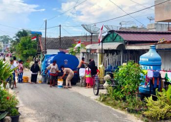 Bantuan air bersih oleh PDAM Tirtauli