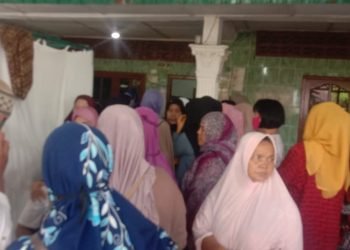 Suasana pemakaman Fitri Yanti  driver  ojek online tewas dibunuh