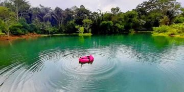 Bah Silembat: Telaga biru di Manik Maraja