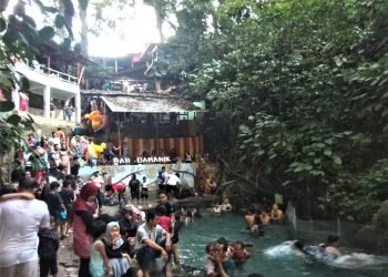 Kutipan liar di pemandian  Bah Damanik resahkan pengunjung