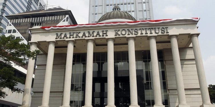 RUU MK, Pengamat: patut curiga ada politik gula DPR dan Pemerintah dengan MK