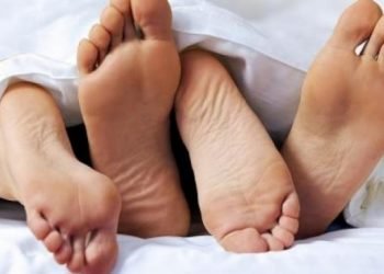 5 Posisi Bercinta Ini Ampuh Membakar Lemak kalori