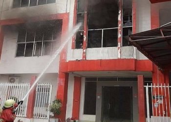 Plaza Telkom Pekanbaru Terbakar, Jaringan Telkomsel Langsung Down