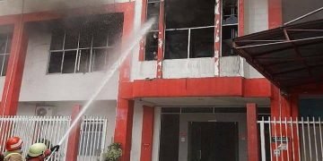 Plaza Telkom Pekanbaru Terbakar, Jaringan Telkomsel Langsung Down