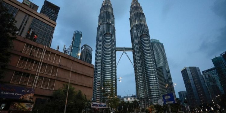Pemerintah Malaysia melarang pemegang Long Term Pass dari Indonesia untuk masuki wilayah Malaysia