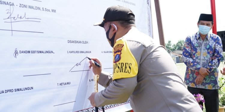 Kapolres Simalungun ajak masyarakat patuhi protokol kesehatan dan mendukung Pilkada damai