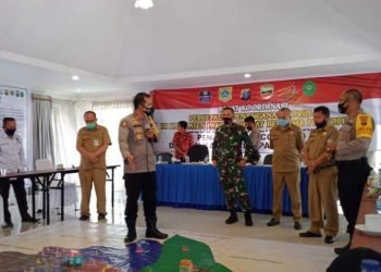 Polres Pakpak Bharat Bersama Forkopimda Gelar Simulasi Sispamkota Operasi Mantap Praja Toba Tahun 2020 Tactical Floor Game