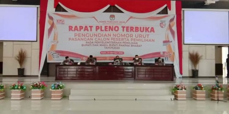 KPU Pakpak Bharat Undi Nomor Urut Pasangan Calon Peserta Pemilihan Bupati dan Wakil Bupati Tahun 2020