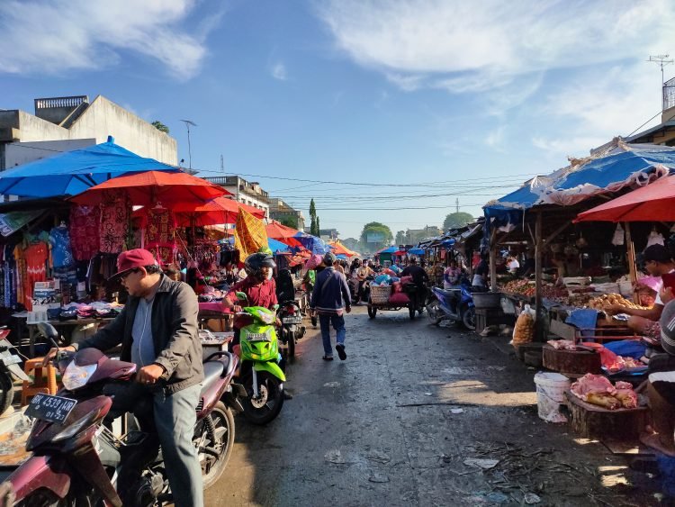 Ayo belanja ke Pasar tradisional