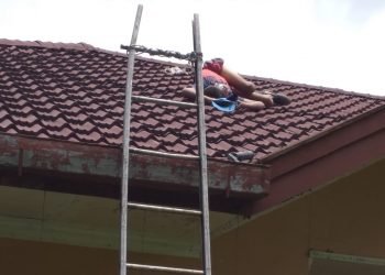 Perbaiki genteng rumah, Hotmatua tewas terkena serangan jantung