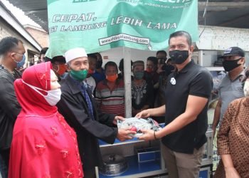11 Warga gang demak terima gerobak jualan plus dua juta rupiah dari Pemko Siantar
