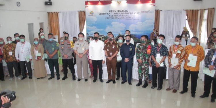 Walikota Siantar Ikuti Kegiatan Penyerahan Sertifikat Tanah oleh Presiden Jokowi Secara Virtual