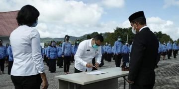 PJ Bupati Dr. Kaiman Turnip, M.Si Ambil Sumpah/Janji 289 PNS Pakpak Bharat