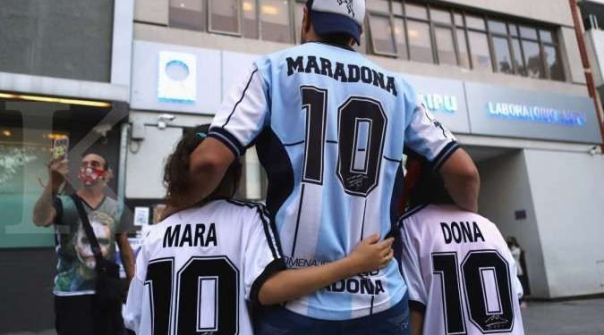 Jersey pencetak gol Tangan Tuhan Maradona bisa jadi milik Anda, harganya US$ 2 juta