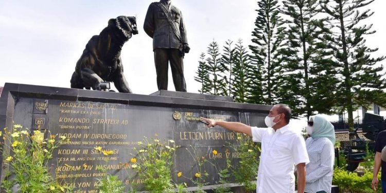 Gubsu kunjungi museum TB Silalahi di Balige