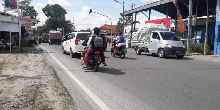 Jelang Pergantian Tahun Lalin di Simpang Dua Lancar dan Kondusif