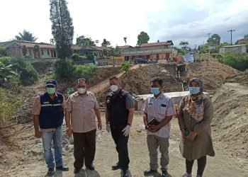 Bupati Dairi Bersama Ketua DPRD Sumut Tinjau Pengerjaan Jalan Longsor di Desa Sitinjo