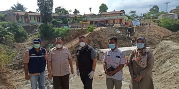 Bupati Dairi Bersama Ketua DPRD Sumut Tinjau Pengerjaan Jalan Longsor di Desa Sitinjo