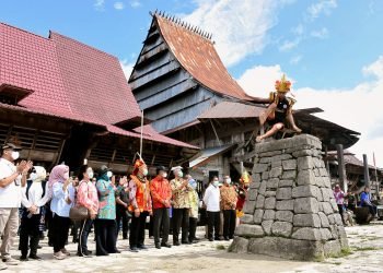 Menko PMK: Semoga Dalam Waktu Yang Tidak Lama, Bawomataluo Akan Masuk Warisan Dunia UNESCO