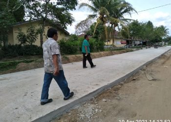 Diduga Kuat Pengecoran Jalan Kebun PTPN IV Unit Hatonduhan di Mark Up, Baru Dikerjakan Sudah Retak Parah
