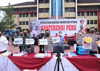 Polda Sumut menetapkan sebanyak 4 orang tersangka dalam kasus dugaan jual-beli vaksin Covid-19