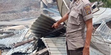 Tiga Rumah Warga di Siruberube Terbakar, Penyebabnya Kelalaian Anak Salah Seorang Pemilik Rumah Saat Memasak di Dapu