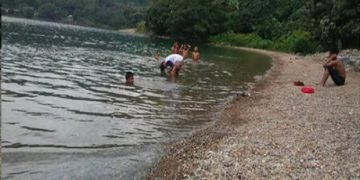 Selfie di Pantai Salbe, Bocah 8 Tahun Jatuh dan Hilang di Danau Toba