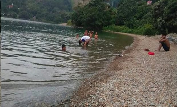 Selfie di Pantai Salbe, Bocah 8 Tahun Jatuh dan Hilang di Danau Toba