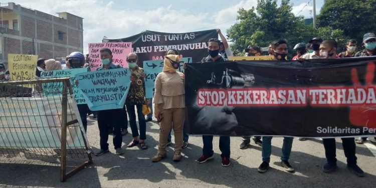 Usut Tuntas Pembunuhan Wartawan Mara Salem Harahap, Puluhan Wartawan Demo ke Poldasu