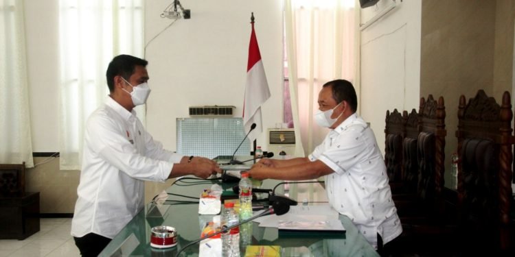 WaliKota Siantar Dr. H. Hefriansyah, SE. MM Sampaikan Nota Jawaban Pandangan Umum Fraksi-Fraksi DPRD Kota Pematangsiantar