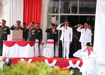 Walikota Pematangsiantar Dr H Hefriansyah SE.MM Laksanakan Upacara HUT RI ke 76 Tahun