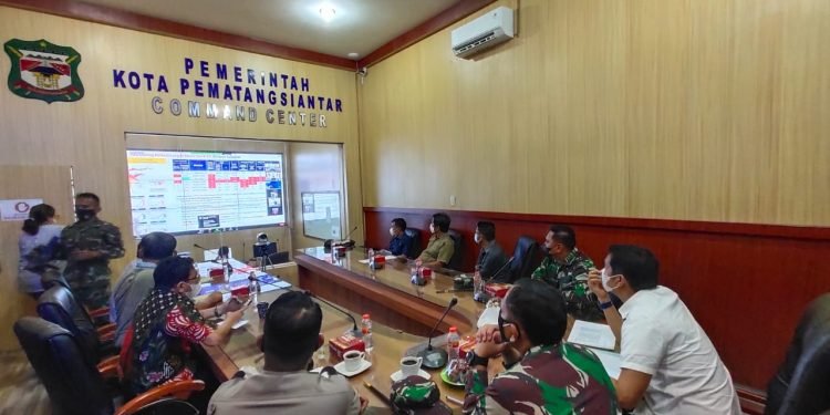 Walikota Pematangsiantar Ikuti Rakor Virtual dengan Menko Perekonomian Pelaksanaan PPKM Level IV di Luar Jawa dan Bali