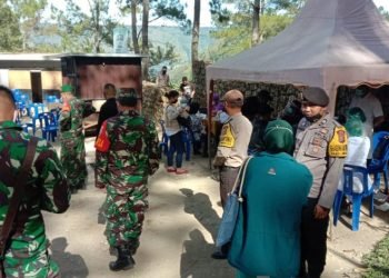 Polres Toba melakukan monitoring & pengamanan pelaksanaan Vaksin tahap II