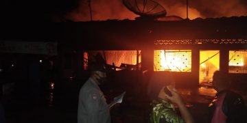 Kebakaran Melanda Lokalisasi Bukit Maraja, Dua Bar Dilalap Api