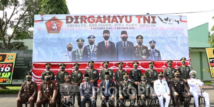 Wali Kota Pematangsiantar Hadiri Upacara Peringatan HUT Ke-76 TNI Tahun 2021 Secara Virtual