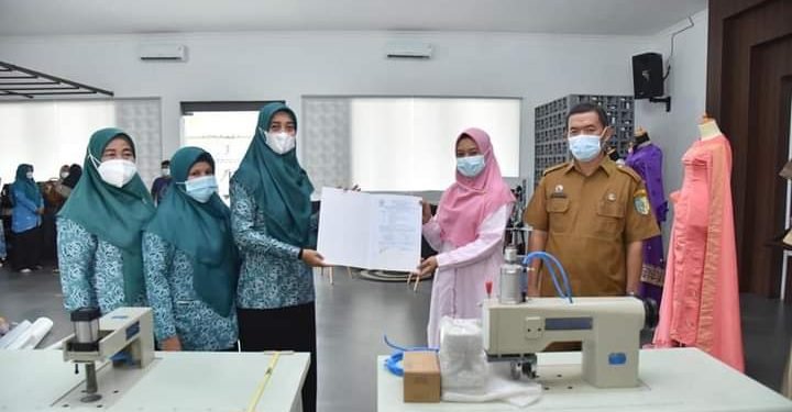 Maya Zahir Bantu Usaha Mikro Kecil dan Menengah