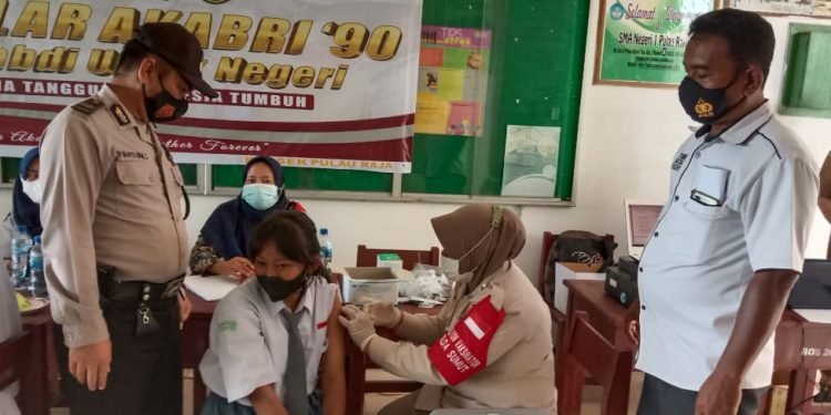 Polres Asahan Laksanakan Vaksinasi Massal Di Empat Lokasi Kepada 3400 Orang Pelajar