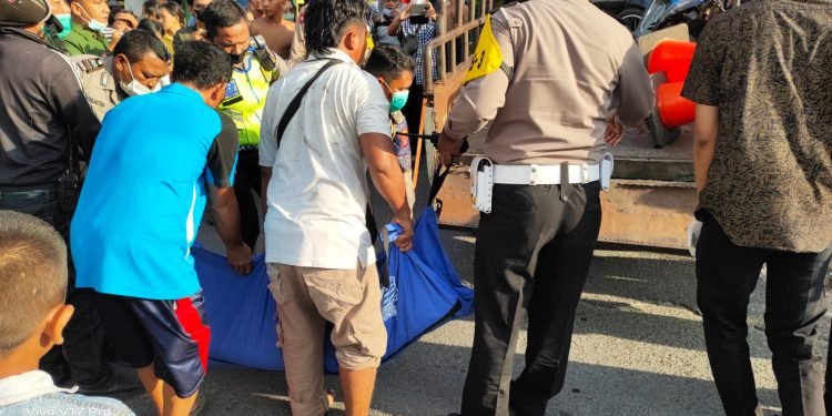 Brakkkk..Karyawan STTC Tewas Terlindas Hingga Masuk Ke Kolong Trcuk, Ini Identitasnya…..