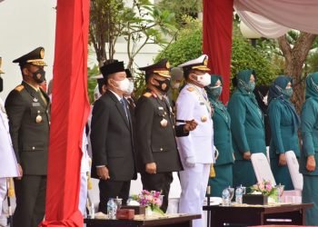 Kapolda Kepri Hadiri Upacara Ziarah Nasional Hari Pahlawan Tingkat Provinsi Kepulauan Riau Tahun 2021