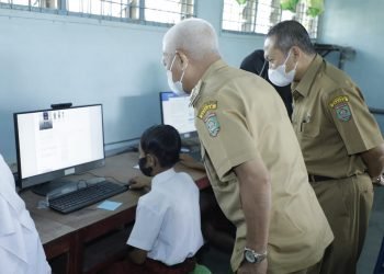 Bupati Asahan Tinjau Pelaksanaan Asesmen Nasional Berbasis Komputer
