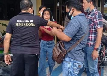 Suami Tikam Istri Gara – gara Cemburu Lihat Istri Bersama PIL di THM