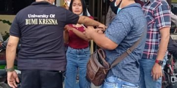 Suami Tikam Istri Gara – gara Cemburu Lihat Istri Bersama PIL di THM