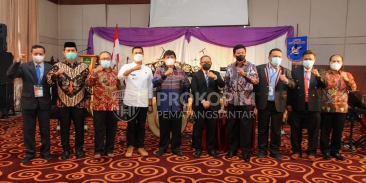Wali Kota Pematangsiantar Hadiri Acara Pembukaan Pesparawi dan Pelepasan Kontingen Pesta Paduan Suara Gerejawi IV (Pesparawi IV) Pematangsiantar