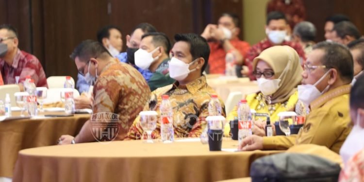Wali Kota Pematangsiantar Hadiri Acara North Sumatra Invest Business Forum